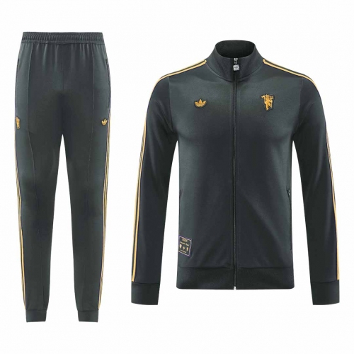 Manchester United Training Kit 2025/26 - Black (Jacket+Pants)